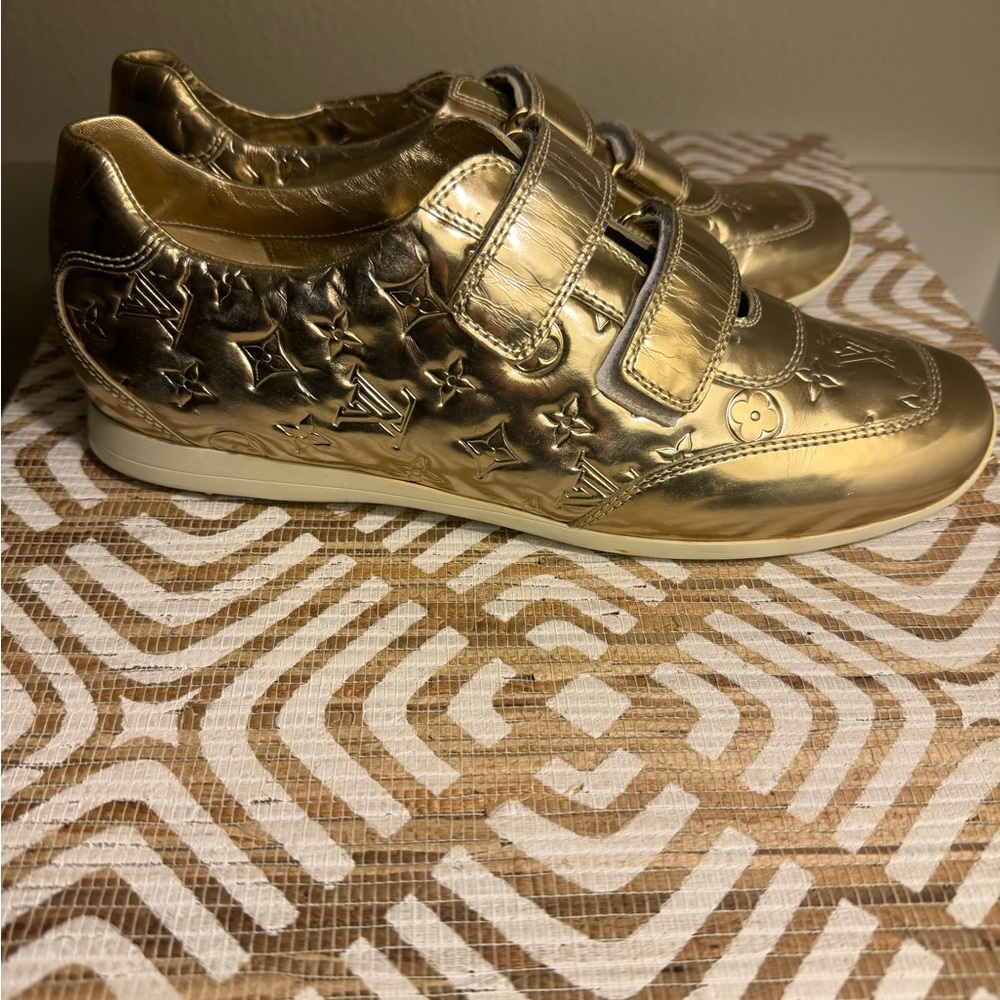 Rare Gold Pillow Louis Vuitton Gold Sneakers🥳🥳❌❌ - Picture 4 of 11